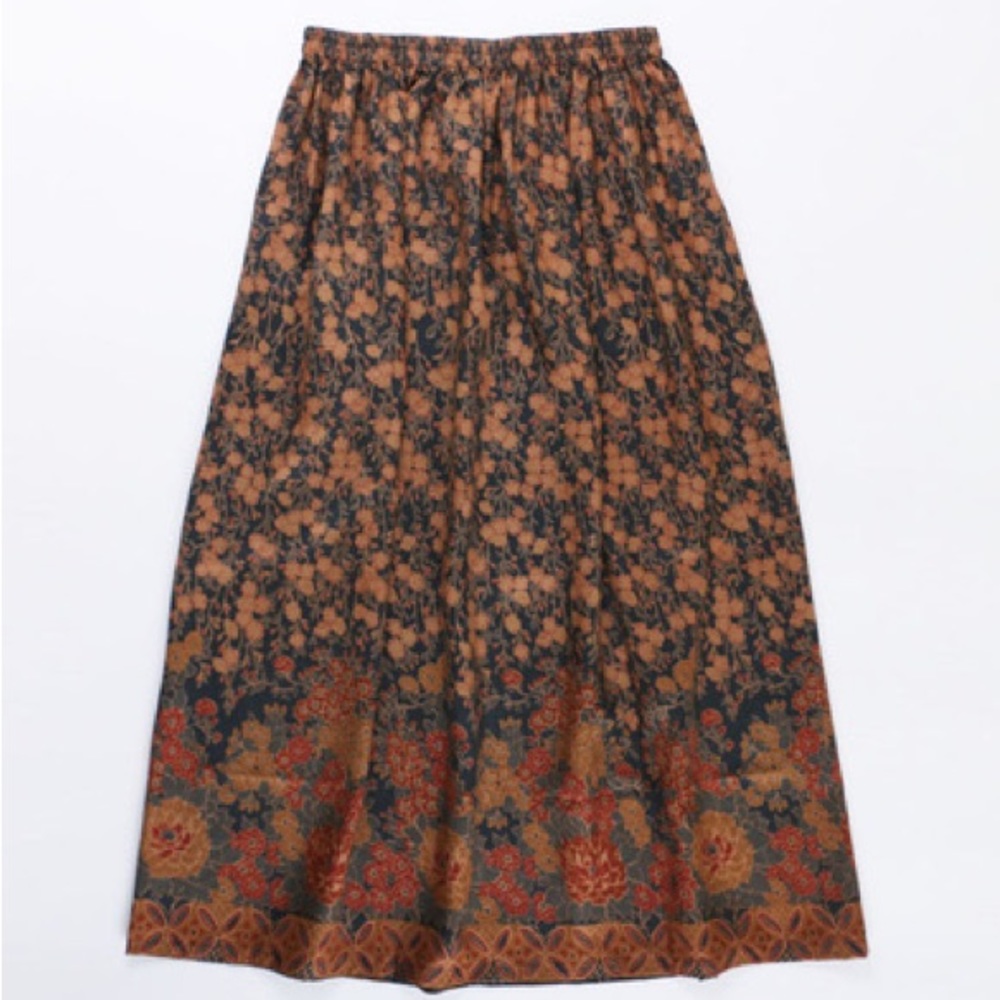 **NWOT ** Placement Print Swing Long Skirt 100% Silk Tea Silk
